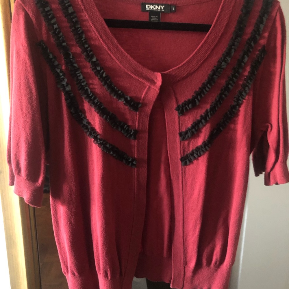 Girly DKNY cotton knit shrug